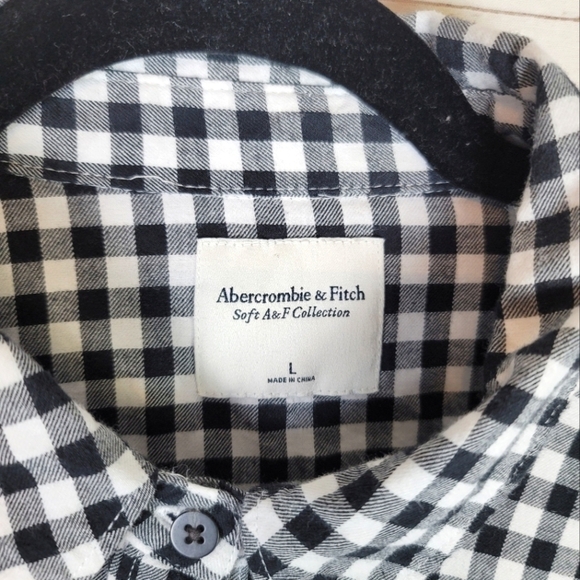 Abercrombie & Fitch Black and White Checkered Button Down Shirt - Picture 4 of 6